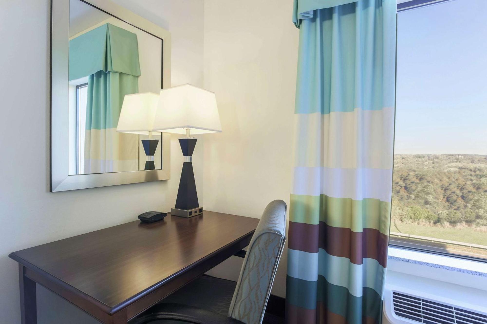 Hampton Inn & Suites Wheeling - The Highlands Triadelphia Extérieur photo