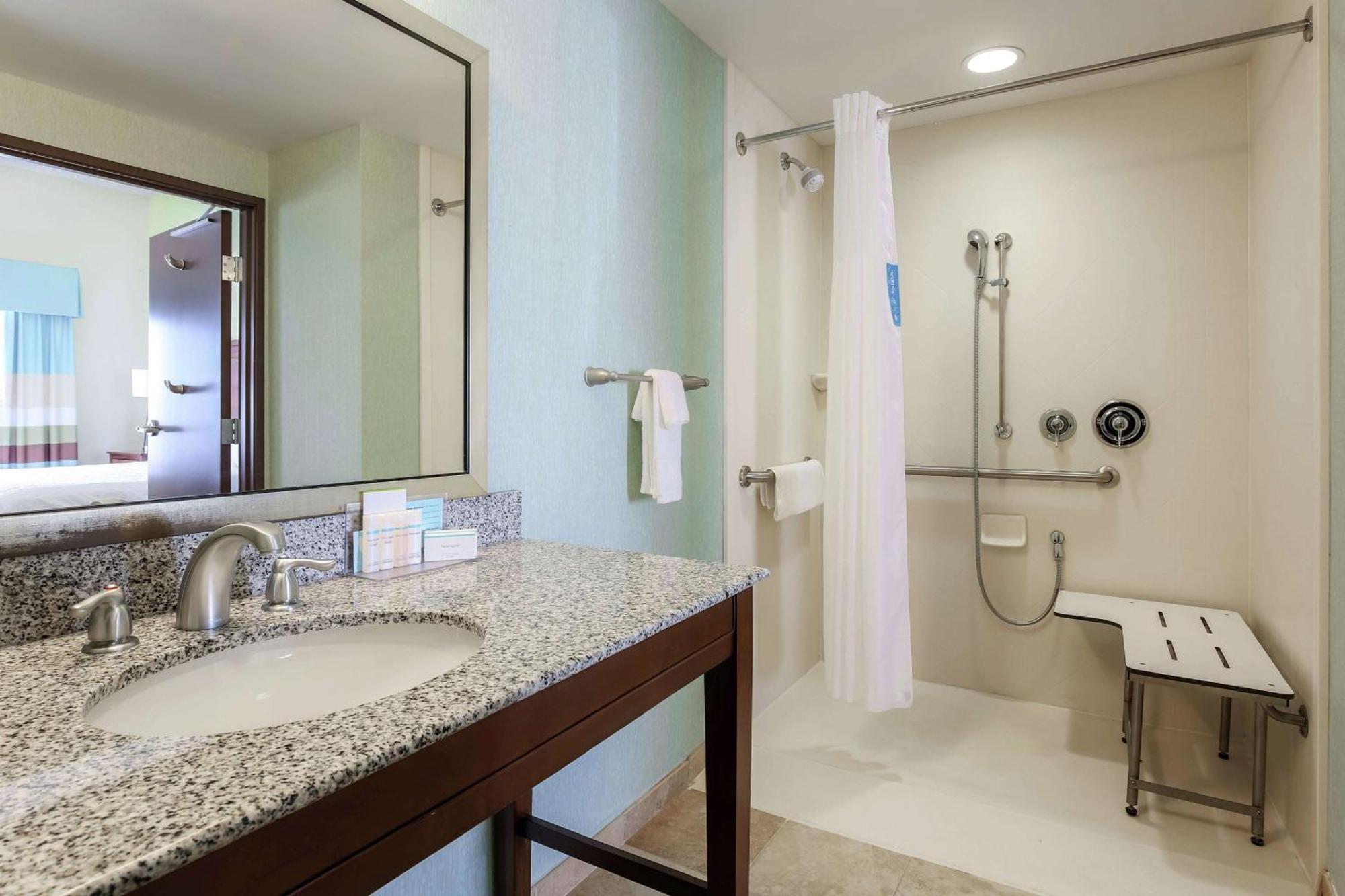 Hampton Inn & Suites Wheeling - The Highlands Triadelphia Extérieur photo