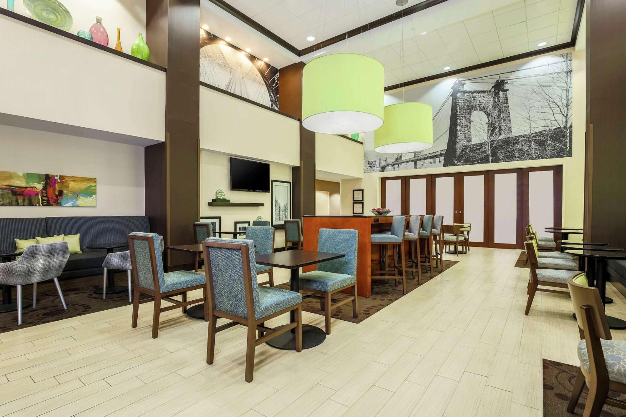 Hampton Inn & Suites Wheeling - The Highlands Triadelphia Extérieur photo